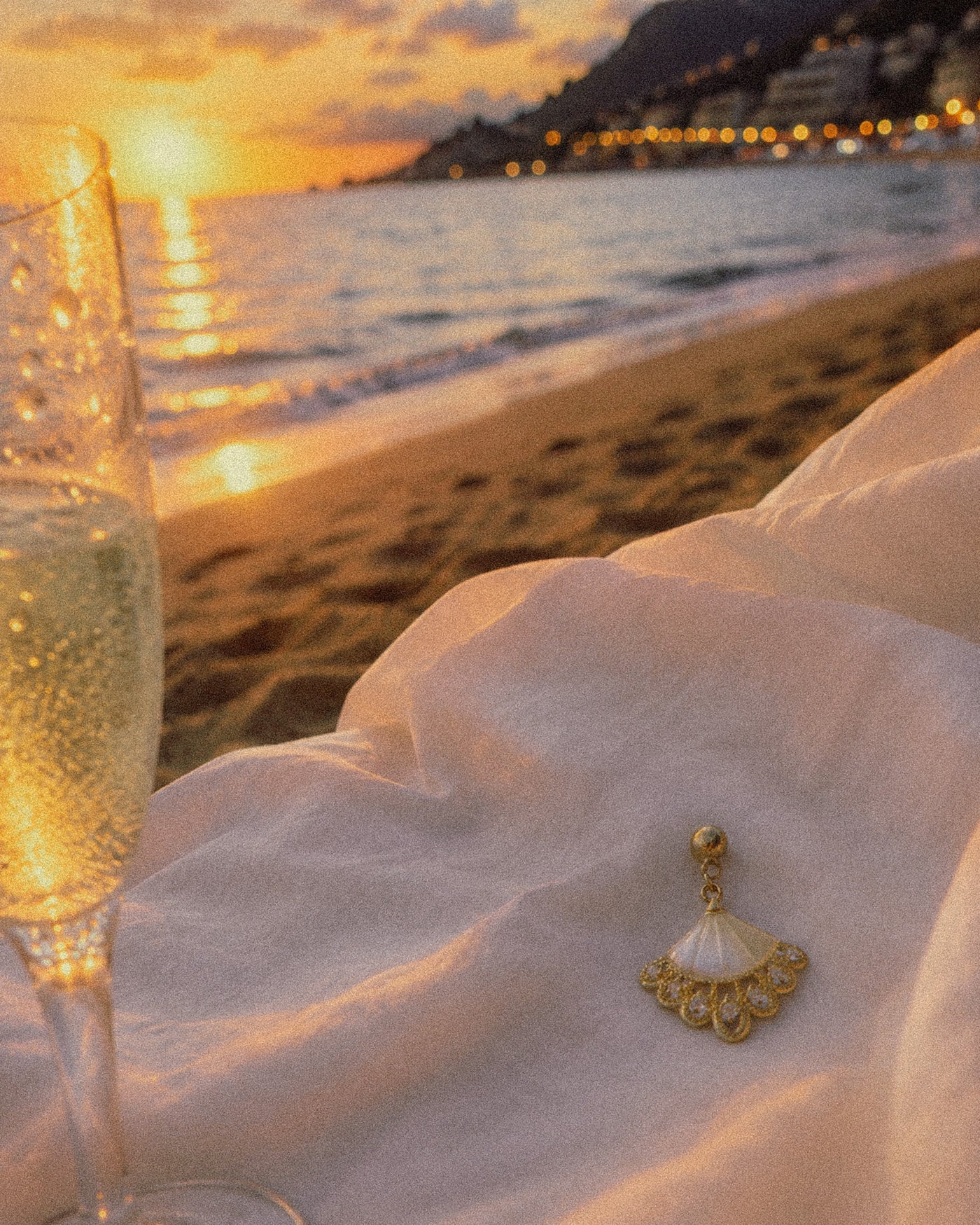 Dinner in Monte Carlo Mother-of-Pearl 18k Gold Plated Earrings