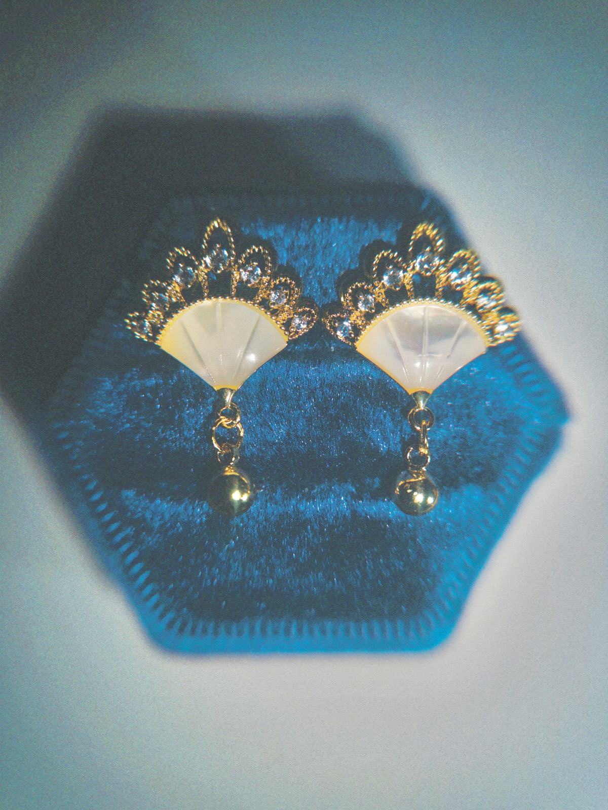 Dinner in Monte Carlo Mother-of-Pearl 18k Gold Plated Earrings