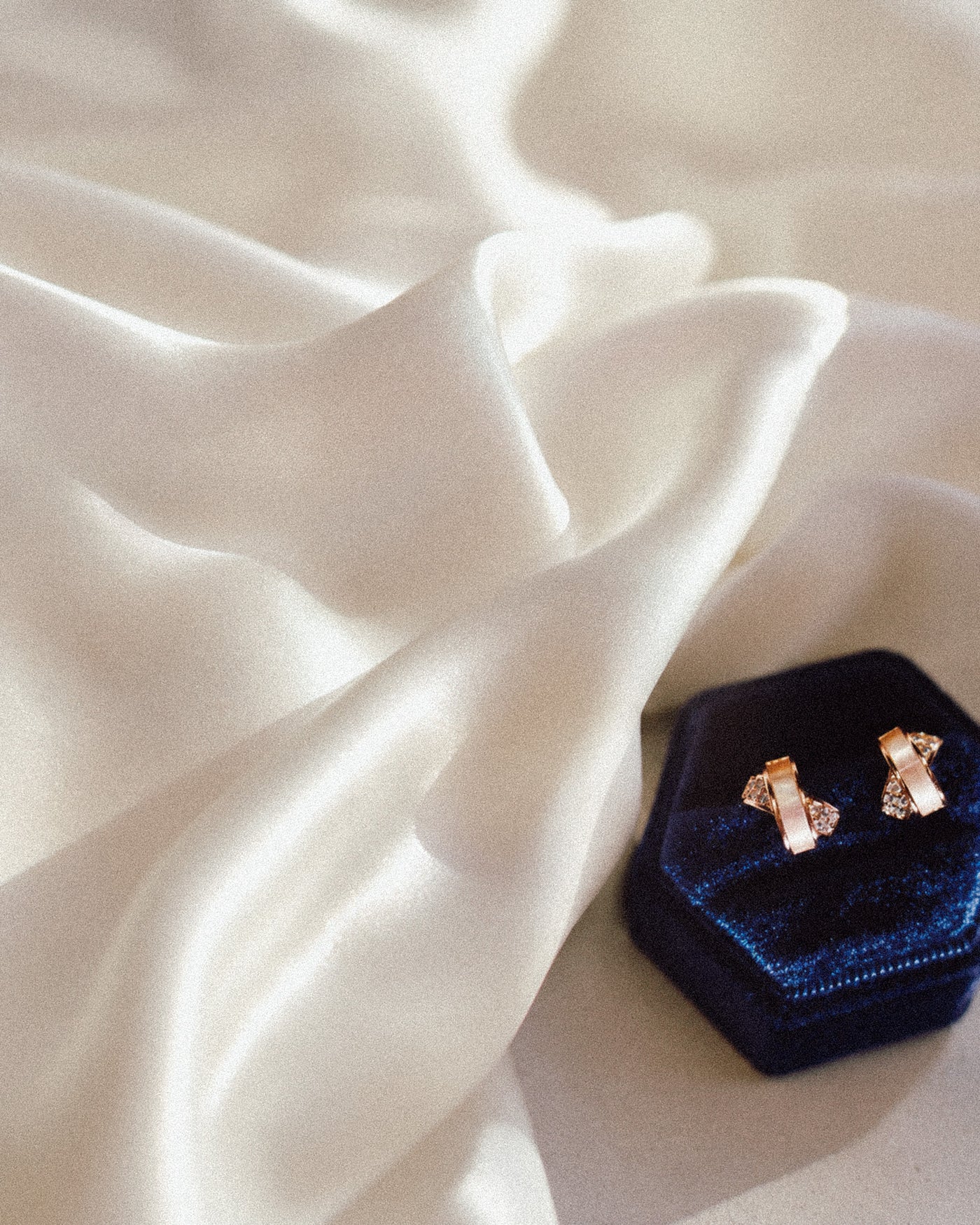Silk Blouse Mother-of-Pearl Stud Earrings